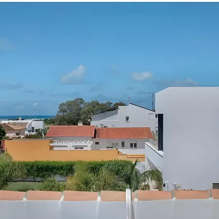 Con Piscina Compartida Cerca Del Centro Apartman