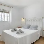 Con Piscina Compartida Cerca Del Centro דירה