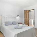 Con Piscina Compartida Cerca Del Centro דירה