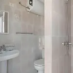 Con Piscina Compartida Cerca Del Centro דירה