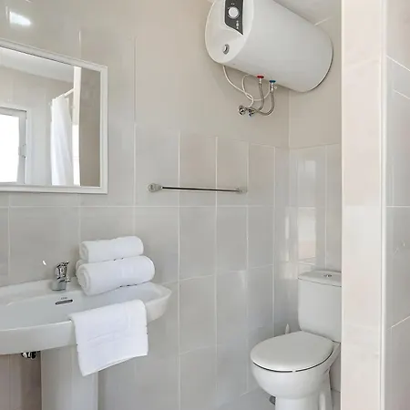 Con Piscina Compartida Cerca Del Centro Apartment *