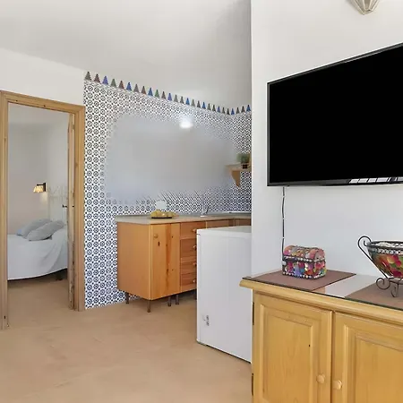Con Piscina Compartida Cerca Del Centro Apartment